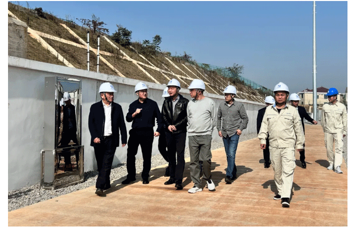 湖南建投集團(tuán)外部董事來沅江儲能電站項目調(diào)研_02.png